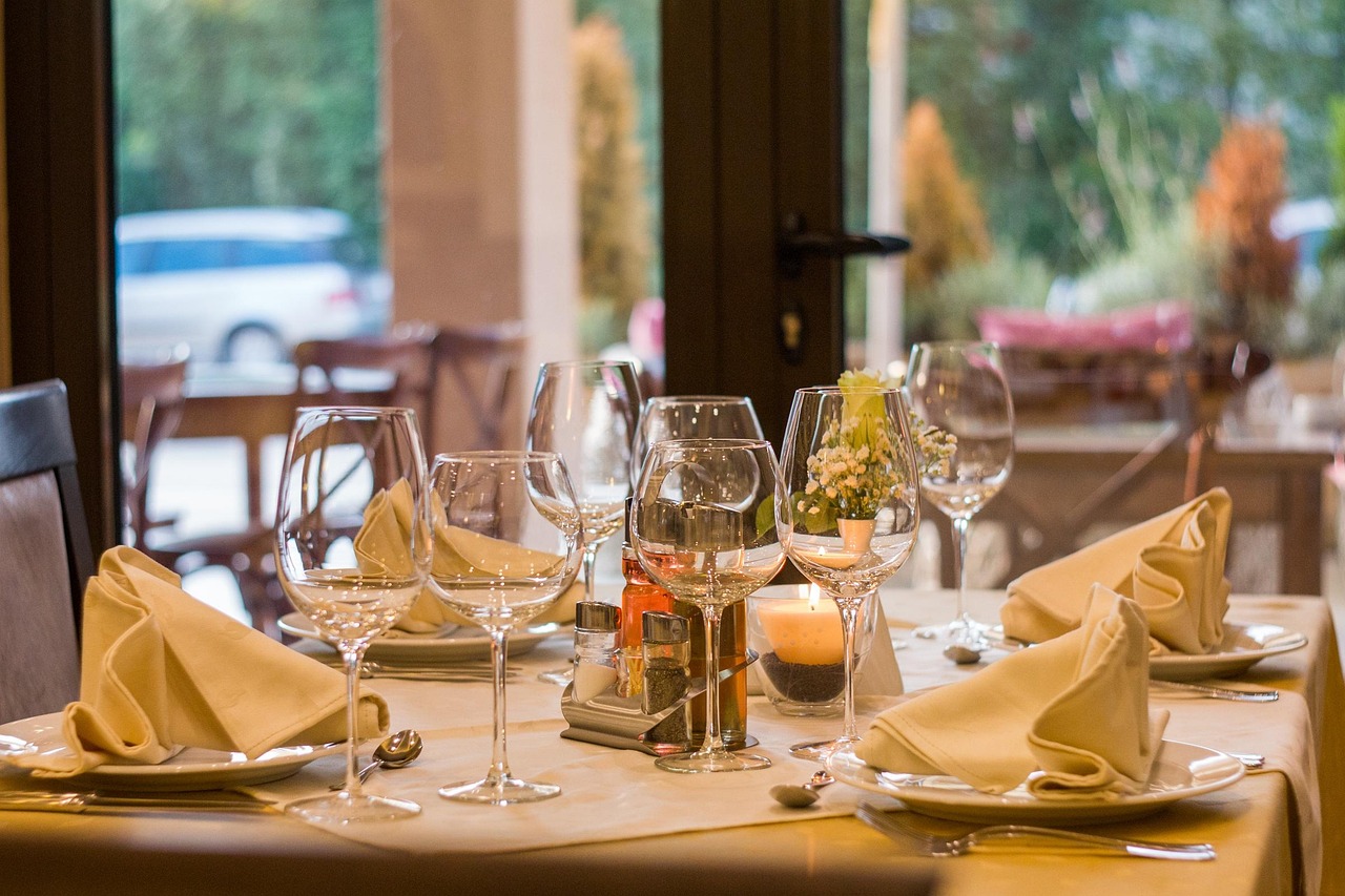1757269073restaurant-449952_1280.jpg
