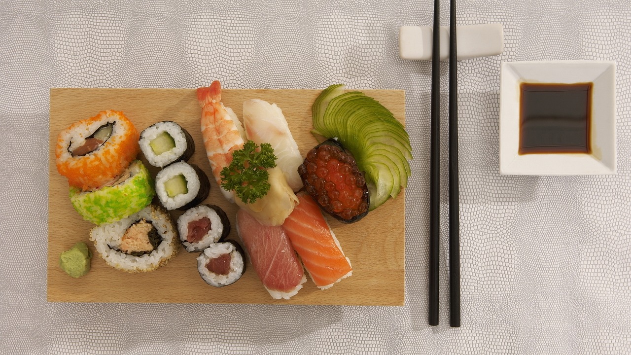 1775332848drawsandcooks-sushi-2856547_1280.jpg