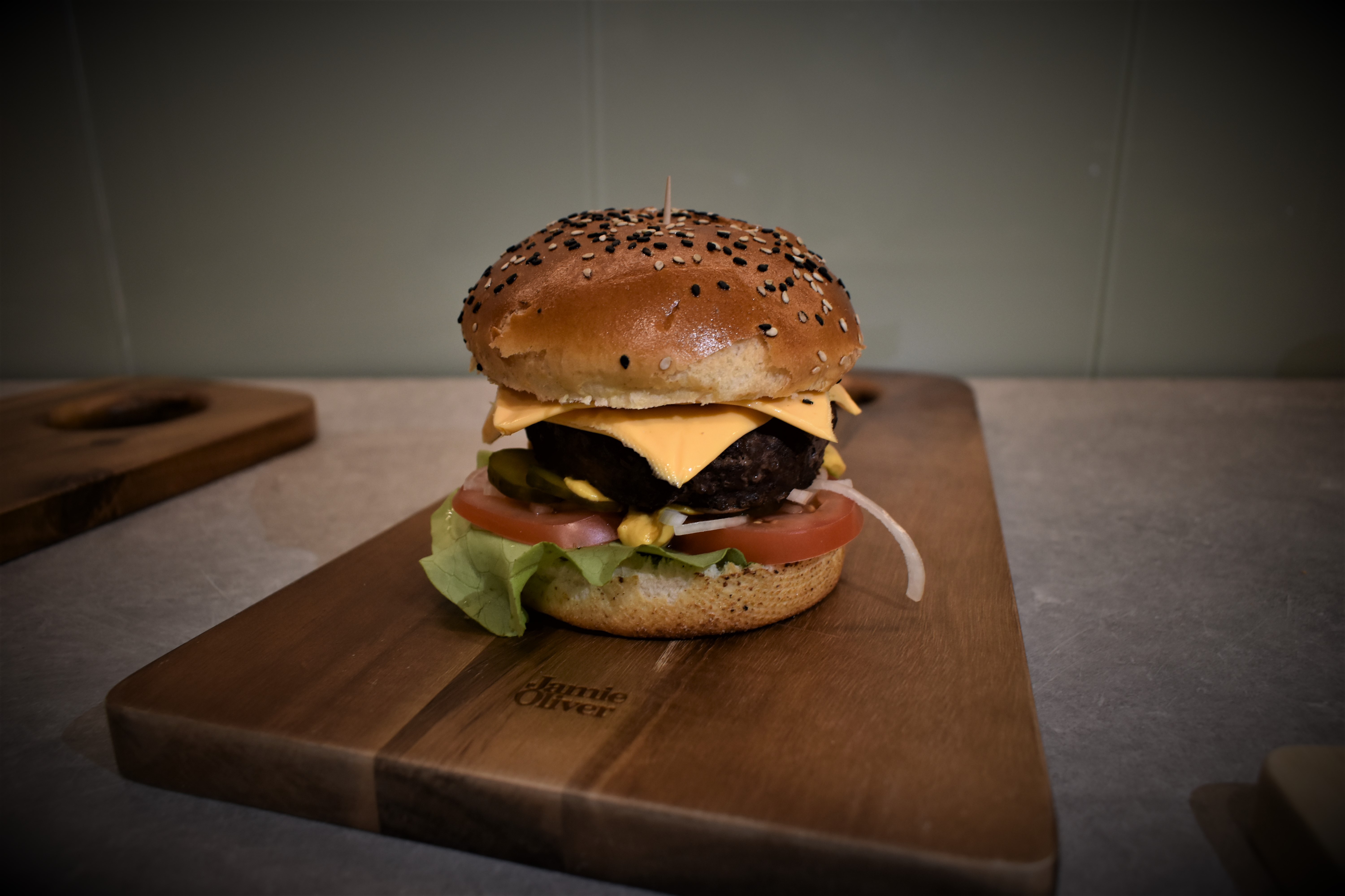 1785333975magyi-the-burger-5200637.jpg