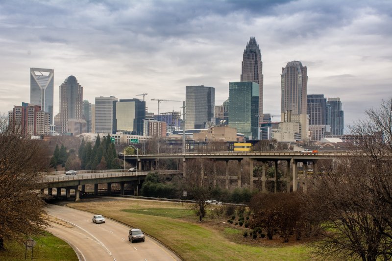 79312-charlotte-2069642_1920.jpg