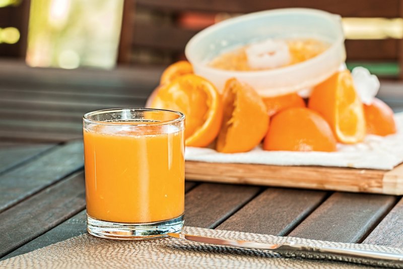 86883-fresh-orange-juice-1614822_1280.jpg