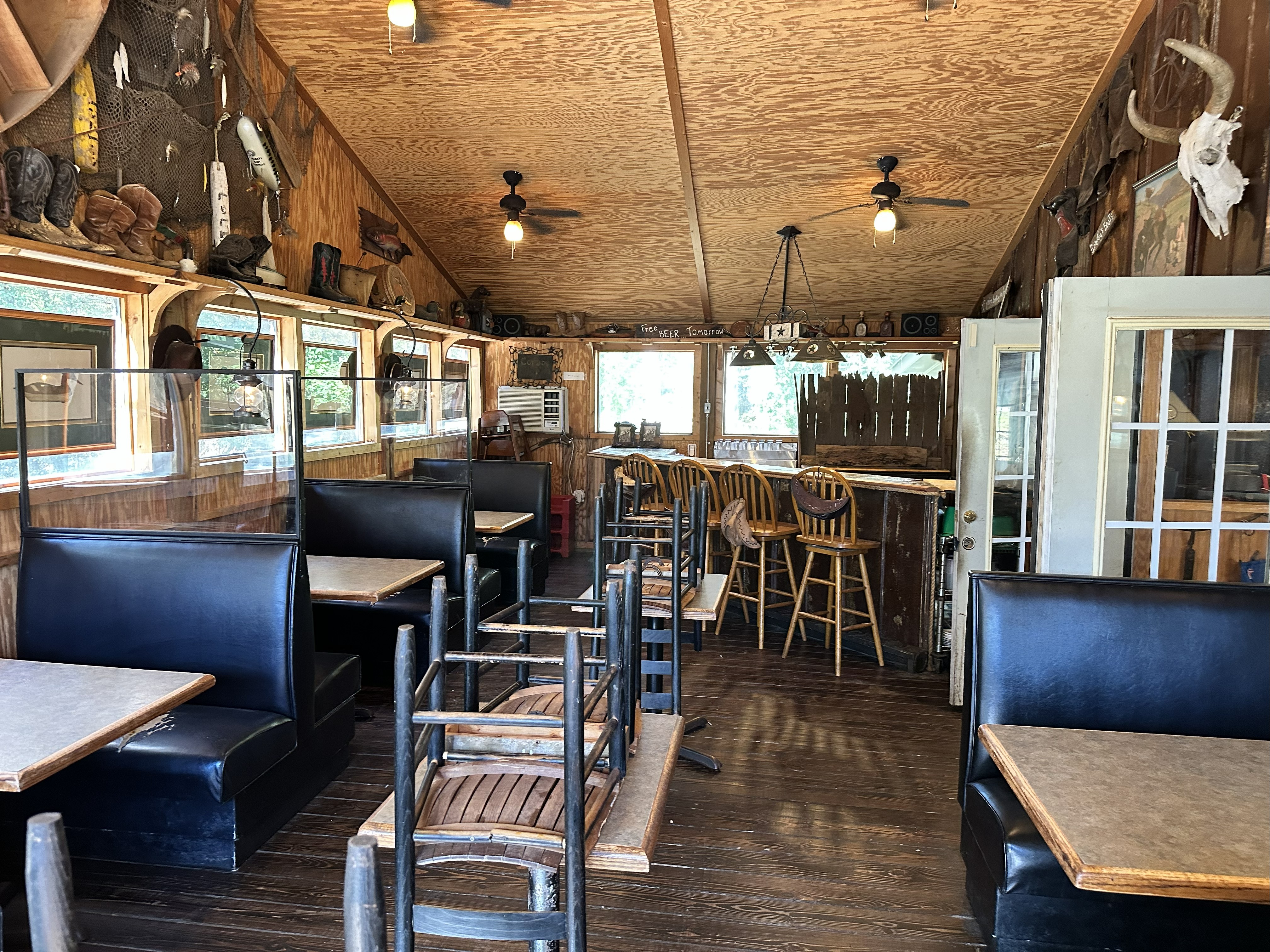 Bar_1762791069.jpg