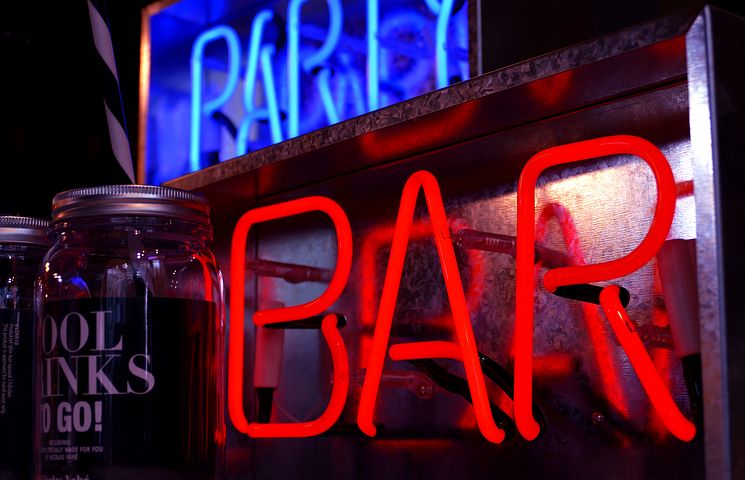 _2018-05-15_09_34_bar-3047514__480.jpg