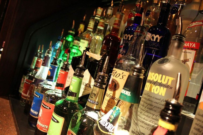 _2022-04-12_09_35_24361-liquor-264470_1280.jpg
