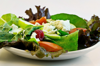 _2022-04-19_07_01_salad-gdf5a4a18e_1920.jpg