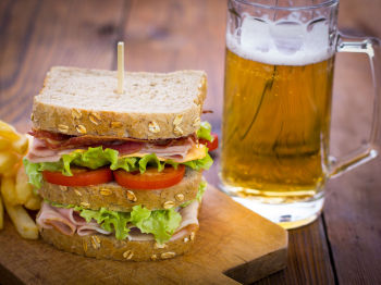 _2022-04-27_15_18_sandwich-beer-marks-spencer-FT-BLOG0418.jpg