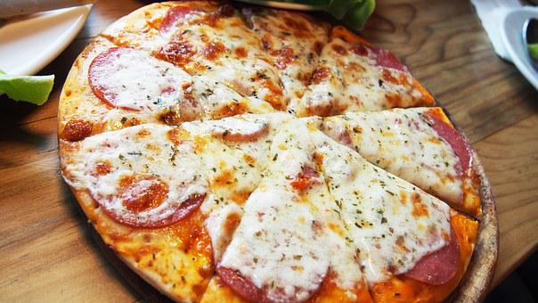 _2022-08-31_14_16_pizza-1202775__340.jpg