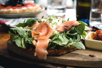 _2024-02-08_15_08_foodiesfeed.com_healthy-smoked-salmon-sandwich(1).jpg