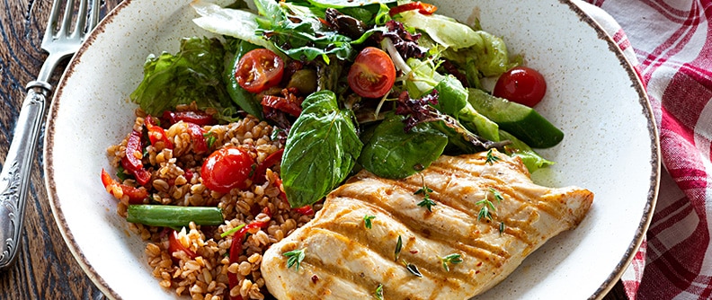plate-of-chicken-with-salad-and-rice-l-dt_1712341307.jpg