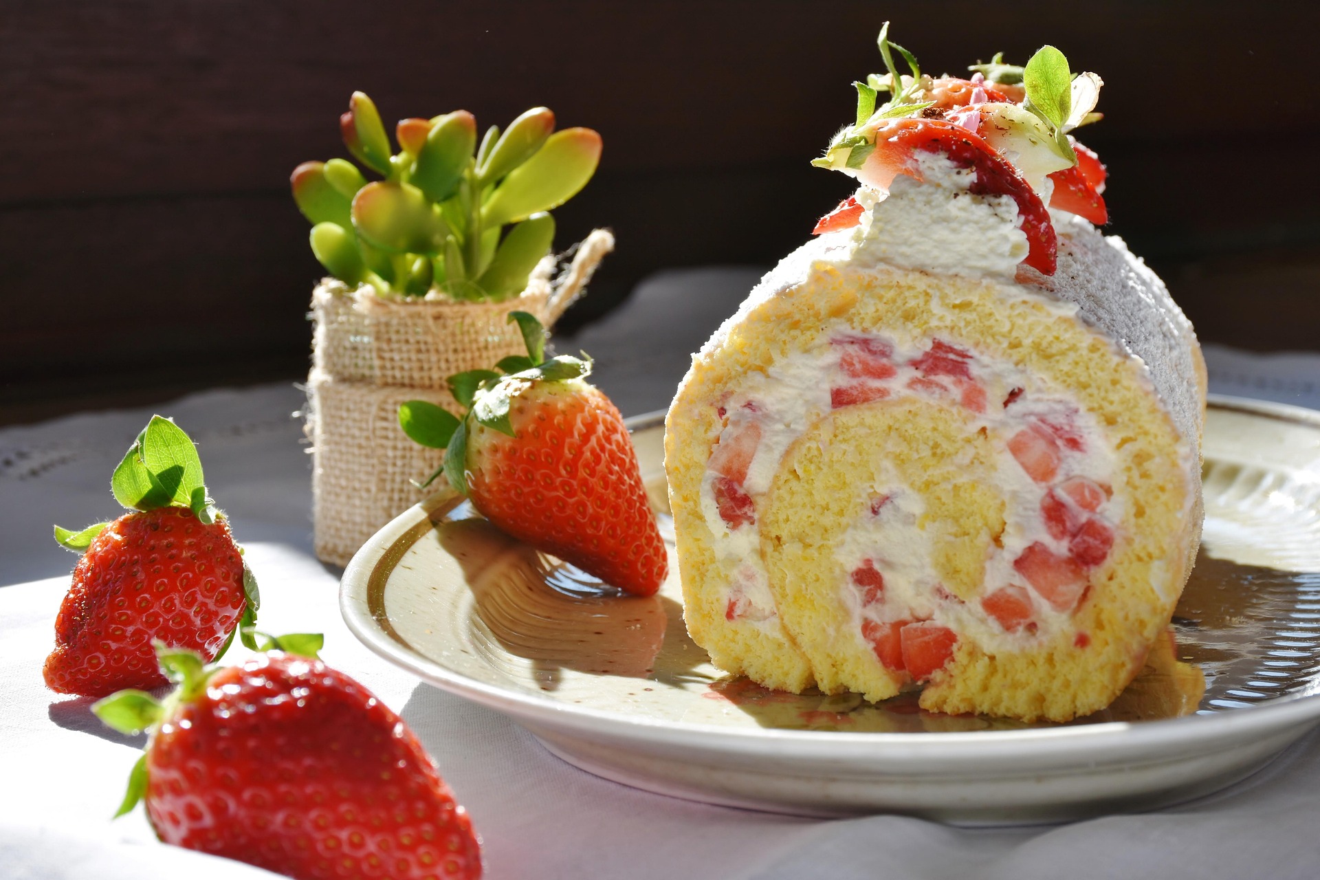 ritae-strawberry-roll-1263099_1920_1772655187.jpg